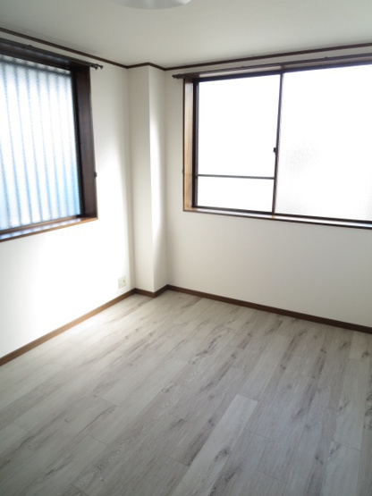 【洋室】 | 三島市三好町 売一棟マンション ES04919 | 三島市三好町　洋室一例