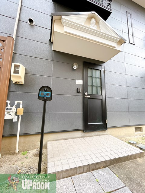 DUPLEX高蔵寺のエントランス