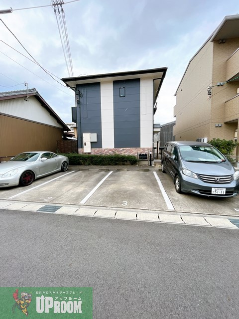 DUPLEX高蔵寺の駐車場