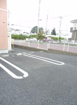 アルバシエロⅢの駐車場