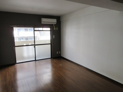 【居間・リビング】 | レジデンス高砂 | 別号室の写真になります。現況優先。