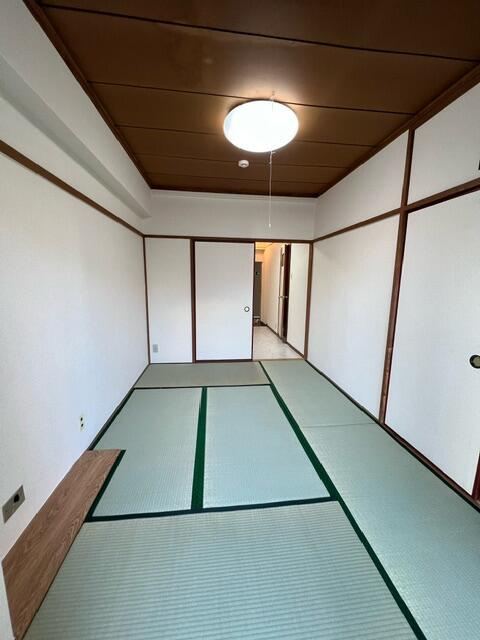 ニューシャトレーマンションの和室