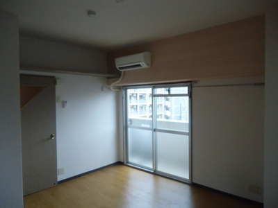 【洋室】 | アリビオ百年橋通り | 別号室の写真になります。現況優先。