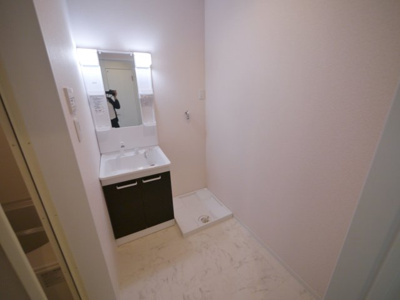 【洗面所】 | リテラ空港エスト | 別号室の写真になります。現況優先。