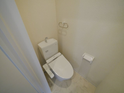 【トイレ】 | リテラ空港エスト | 別号室の写真になります。現況優先。