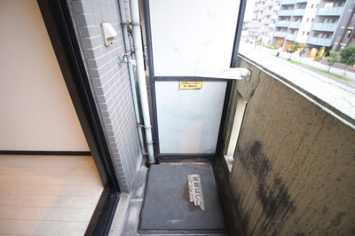 【設備】 | シティアーク天王寺 | ベランダの洗濯機置場