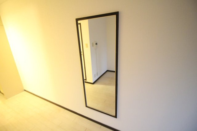 【設備】 | シティアーク天王寺 | 洋室のおしゃれな姿見