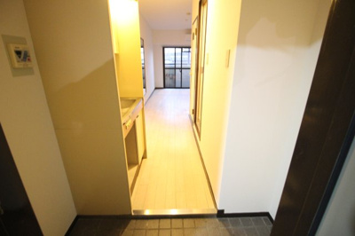 【玄関】 | シティアーク天王寺 | 玄関から見た室内