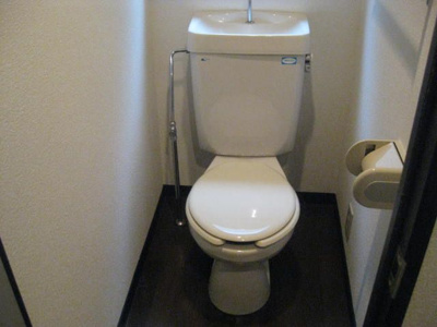 【トイレ】 | ピュアドーム平尾アークス | 別号室の写真になります。現況優先。