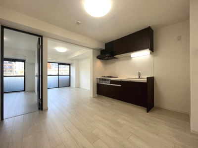 【外観】 | ライオンズマンション大倉山第弐 | ダイニングキッチンです。壁付けタイプのキッチンでお部屋を広くお使いいただけます♪
2023年11月新規リノベーション！