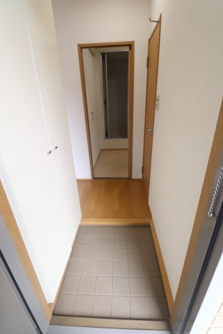 パーシモンⅠの玄関|※別号室の参考写真です