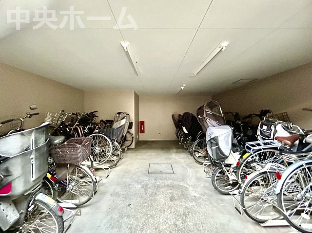 ノーブル猿江恩賜公園ウエストの駐輪場|【自転車置き場】最新の空き状況や費用などの詳細は担当スタッフまでお問い合わせください。