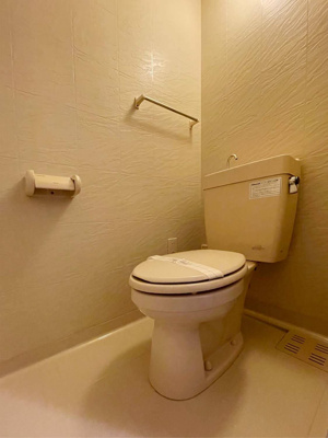 【トイレ】 | アヴェニール山荘通り | 別号室の写真になります。現況優先。