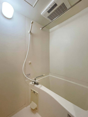 【浴室】 | アヴェニール山荘通り | 別号室の写真になります。現況優先。