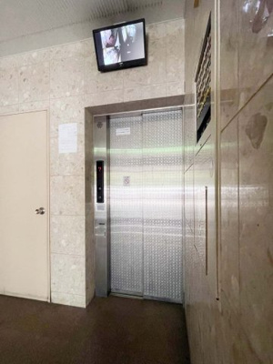 【エントランス】 | アヴェニール山荘通り