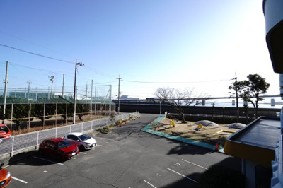 【展望】 | 【上質リノベ】五日市シーサイドハイツ | 【四季を感じる】
四季の移ろい・爽やかな青空や風を感じられ
自然を愉しめるパノラマビュー。
毎日の暮らしに余裕を感じさせてくれる、
遮る物の無い開放的な眺望を是非、ご堪能ください。