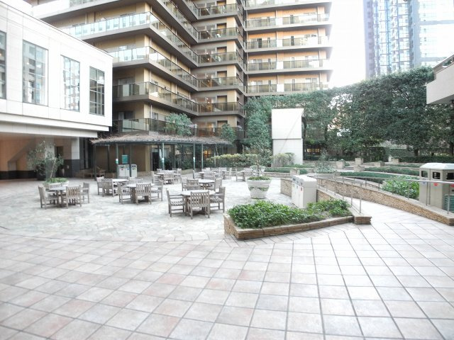 西新宿パークサイドタワーの周辺