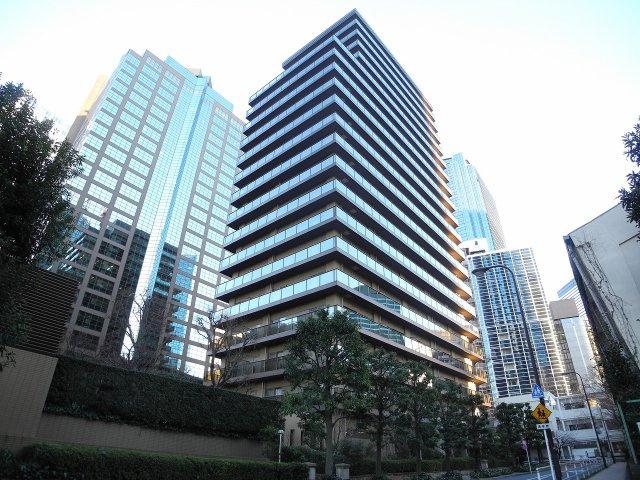 西新宿パークサイドタワーの外観