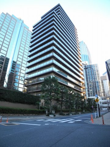 西新宿パークサイドタワーの外観