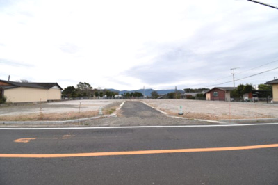 【前面道路含む現地写真】 | 鹿屋市川西町　分譲地1区画