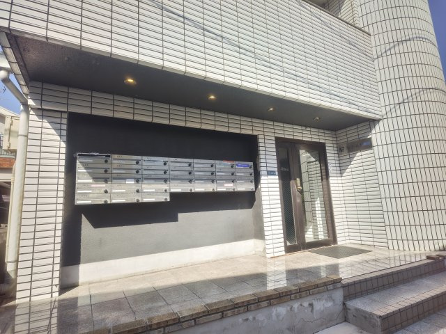 プレアール上神田のエントランス|毎日通るエントランスはこのようになっています