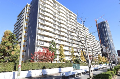 【外観】 | 西道頓堀コーポ | 3WAYアクセス可能！通勤通学も便利な立地
リバーサイドに建つマンションです♪