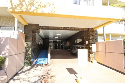 【エントランス】 | 西道頓堀コーポ | 日吉小学校と日吉公園、南側のマンションです♪