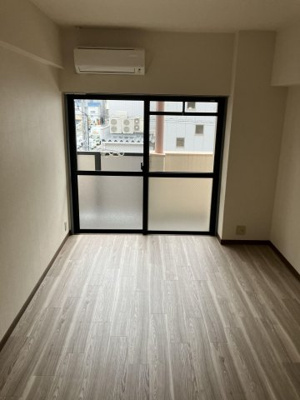 【洋室】 | アーバンクルーザー高砂 | 別号室の写真になります。現況優先。
