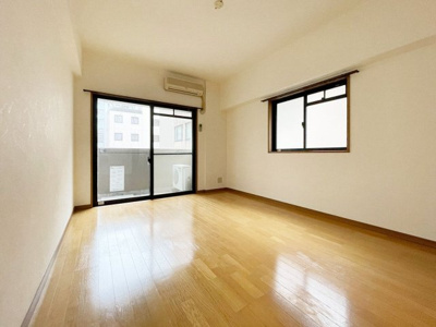 【居間・リビング】 | エンクレスト天神南 | 別号室の写真になります。現況優先。