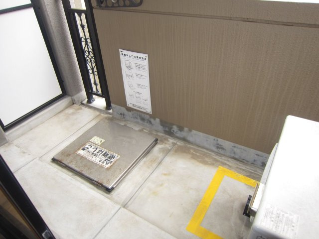 【バルコニー】 | エンクレスト天神南 | 別号室の写真になります。現況優先。