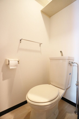 【トイレ】 | ホルトハイム春日 | 別号室の写真になります。現況優先。