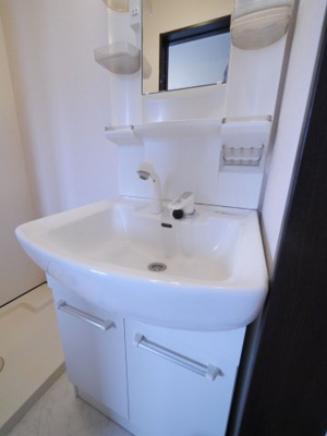 【独立洗面台】 | リテラ箱崎南Ⅰ | 別号室の写真になります。現況優先。