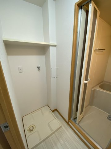 【洗面所】 | J FLAT | 別号室の写真になります。現況優先。