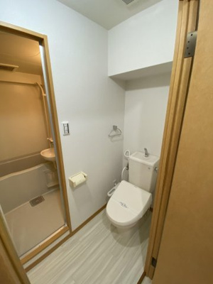 【トイレ】 | J FLAT | 別号室の写真になります。現況優先。