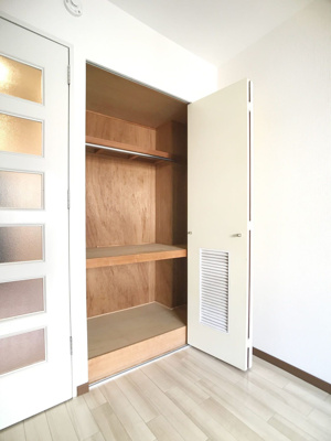 【収納】 | ルエ・メゾン・ロワール西公園Ⅲ1号館 | 別号室の写真になります。現況優先。