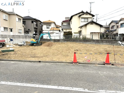 【前面道路含む現地写真】 | 明石市魚住町西岡　新築戸建 | 前面道路6ｍ以上で駐車もらくらく♪