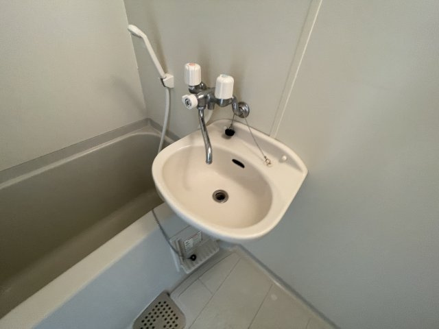 ドミール寺尾の浴室