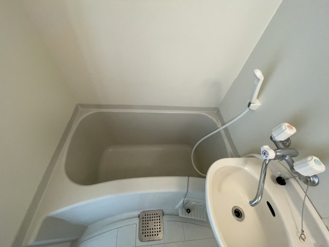 ドミール寺尾の浴室