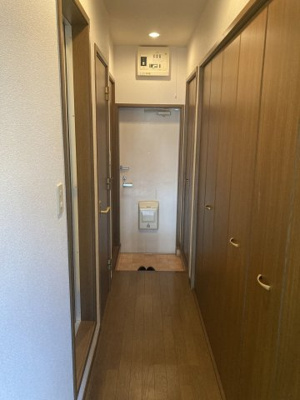 【玄関】 | ベルエキップ大橋南Ⅰ | 別号室の写真になります。現況優先。