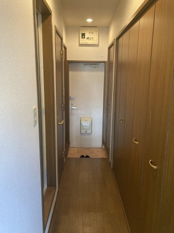 【玄関】 | ベルエキップ大橋南Ⅰ | 別号室の写真になります。現況優先。