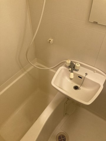 【浴室】 | ベルエキップ大橋南Ⅰ | 別号室の写真になります。現況優先。