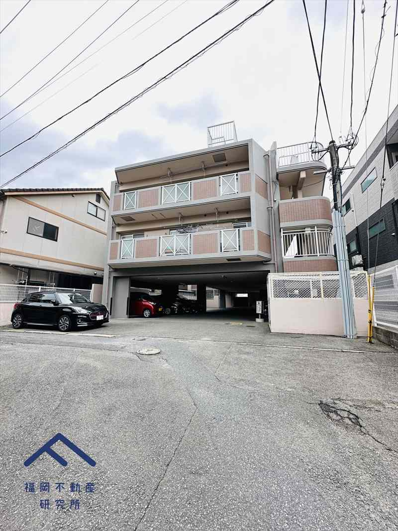 ペルル香椎参道の駐車場