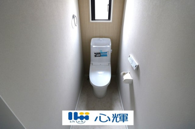 【トイレ】 | 宇部市西本町１丁目３LDK・2階建（築2年2ヶ月） | 節水タイプトイレ