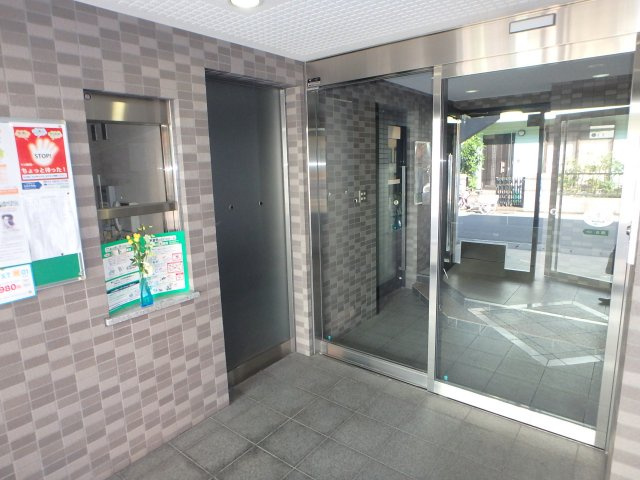 ドミール元住吉のロビー