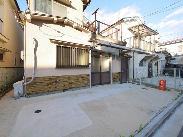 七条東戸建の駐車場