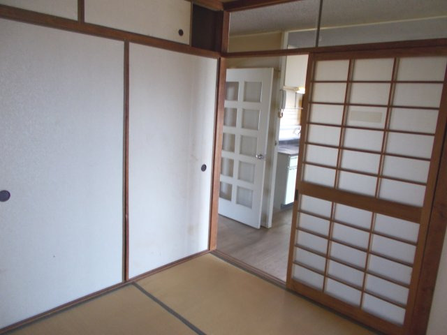 垂水高丸住宅５号棟の和室|明るい和室です