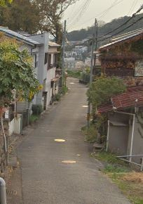 神戸市垂水区塩屋町字南谷　売土地の前面道路含む現地写真|塩屋駅までは徒歩12分