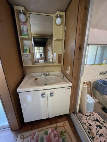 相生市若狭野町野々　一戸建の洗面所|広い洗面スペース