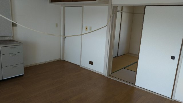 垂水上高丸住宅B棟の内装|内装は落ち着いています
