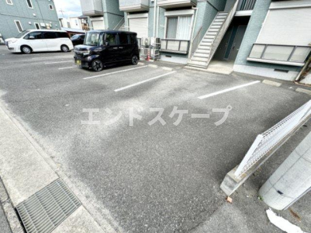 サフェリオスの駐車場|高崎、前橋エリアのお部屋探しはエンドスケープまで！お客様の理想お聞かせ下さい♪